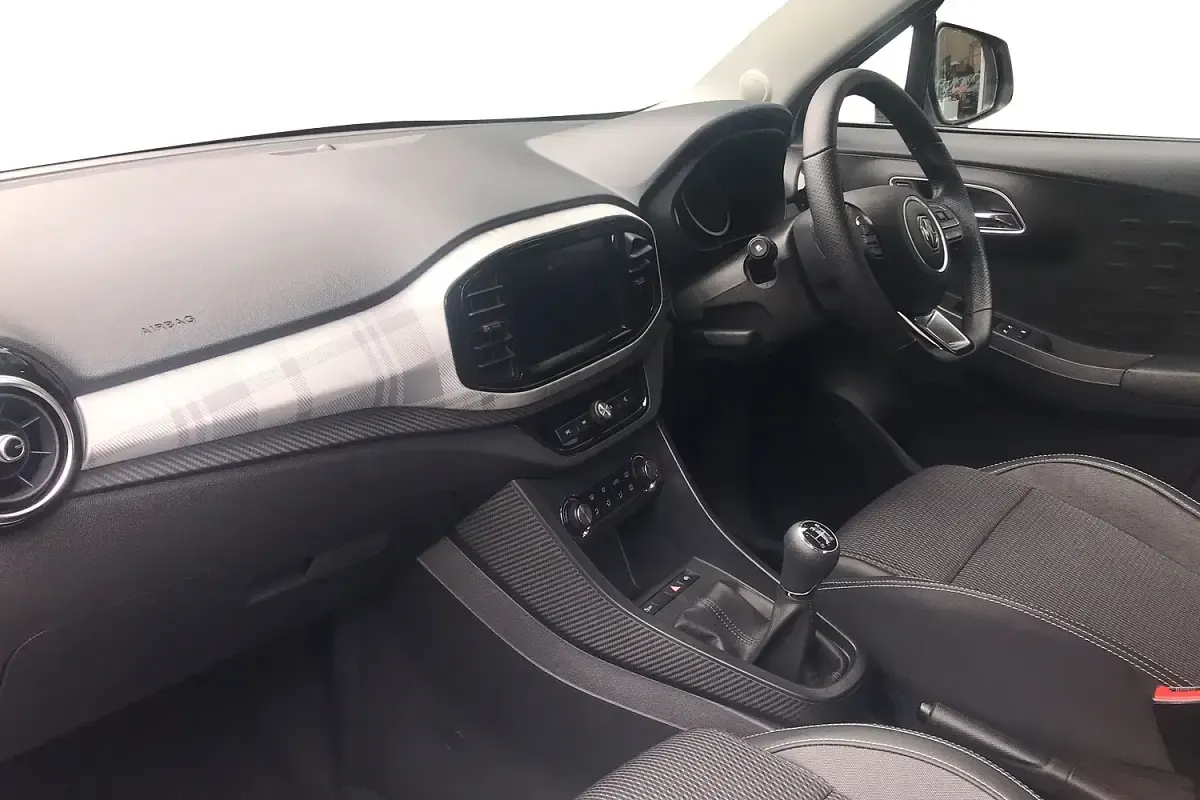 Used MG MG3 Exclusive 106 HP (77 kW) 2022 White Hatchback