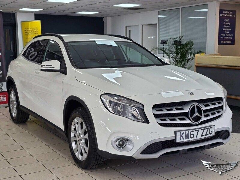 White Used 2018 Mercedes GLA200 SE SUV | £10,795 (Fair price) - Image 1/4