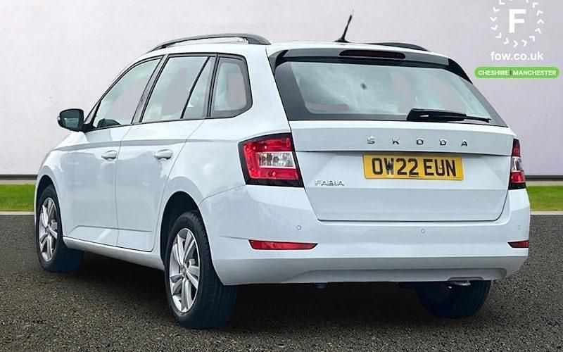 Used Skoda Fabia SE 95 HP (69 kW) 2021 White Estate