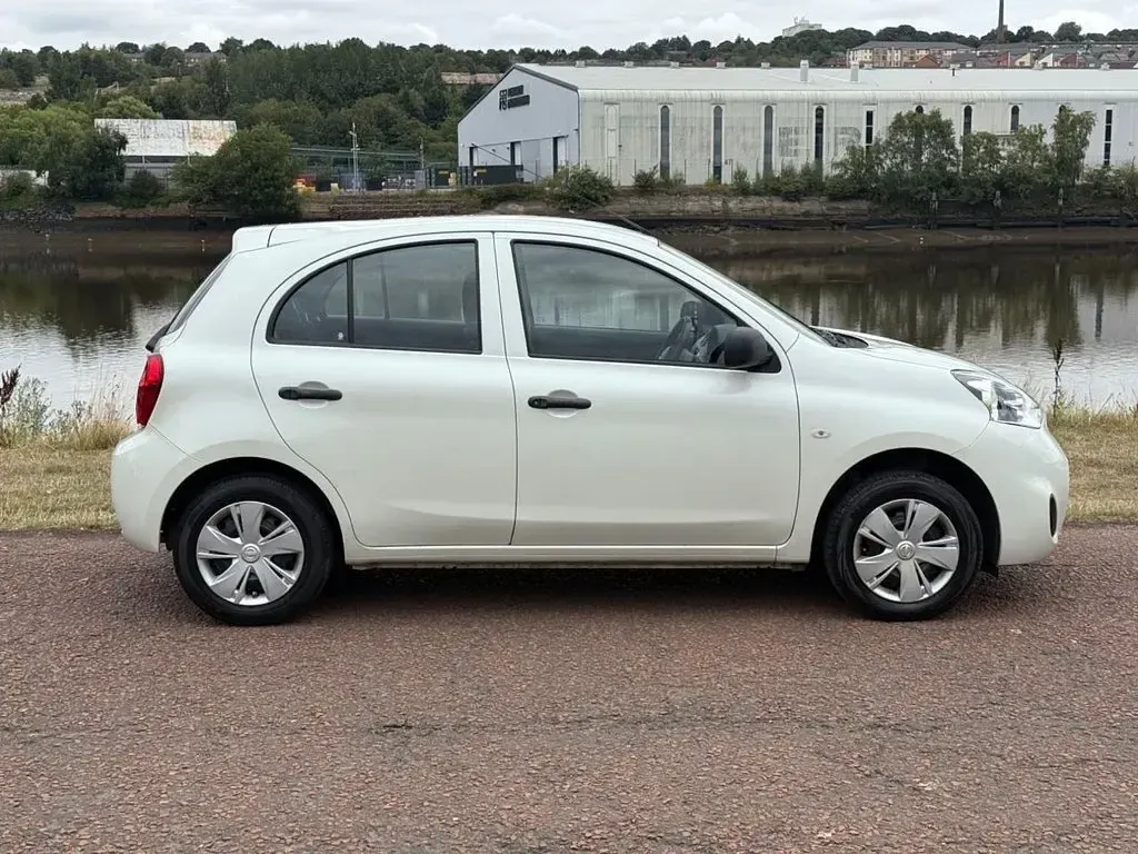 Used Nissan Micra Visia 80 HP (58 kW) 2015 White Hatchback