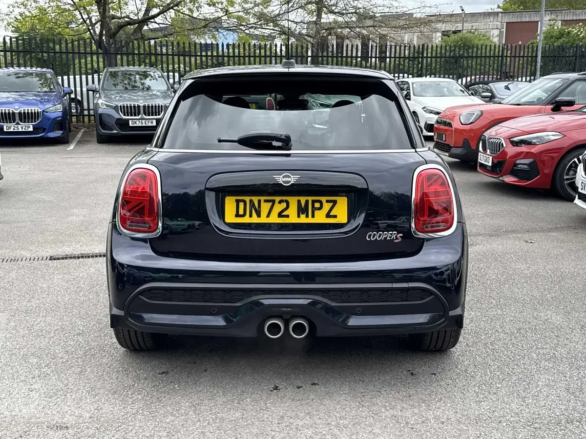 Begagnad Mini Cooper S Exclusive 176 HK (129 kW) 2022 Svart Halvkombi