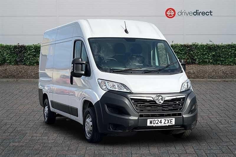 Solid arctic white Used 2024 Vauxhall Movano S Van | £17,241 (Fair price) - Image 1/4
