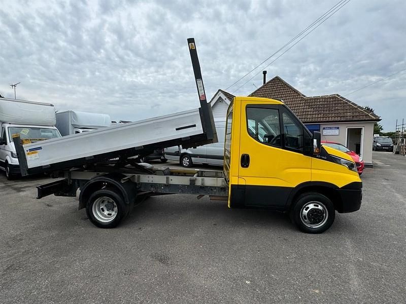 Used Iveco Daily 136 HP (100 kW) 2018 Yellow Cabriolet