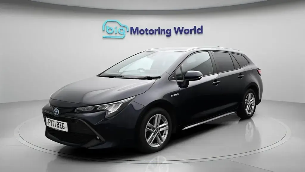 Używany Toyota Corolla 122 KM (89 kW) 2021 Niebieski Kombi