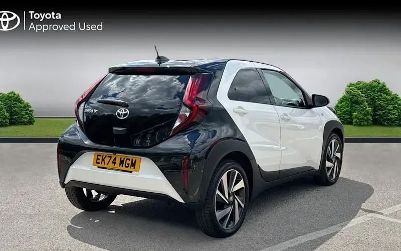 Used Toyota Aygo X 72 HP (52 kW) 2024 White SUV