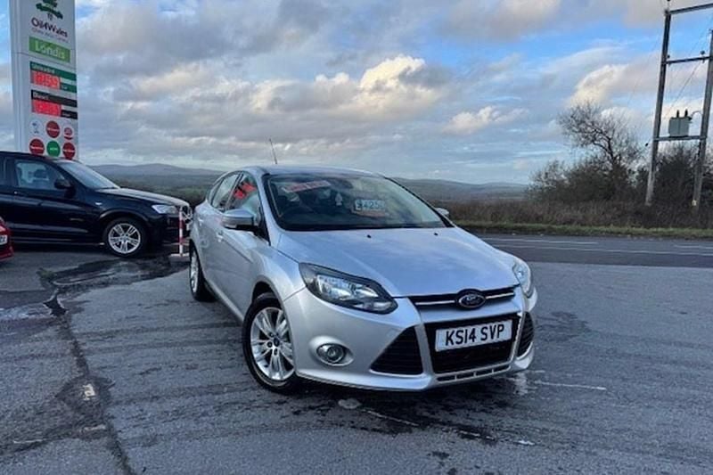 Used Ford Focus Titanium 115 HP (84 kW) 2014 Silver Hatchback
