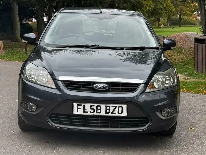 Used Ford Focus Zetec 100 HP (73 kW) 2008 Grey Hatchback
