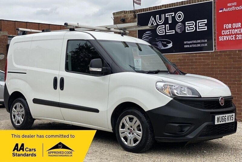 White Used 2016 Fiat Doblò MPV | £4,490 (Fair price) - Image 1/3