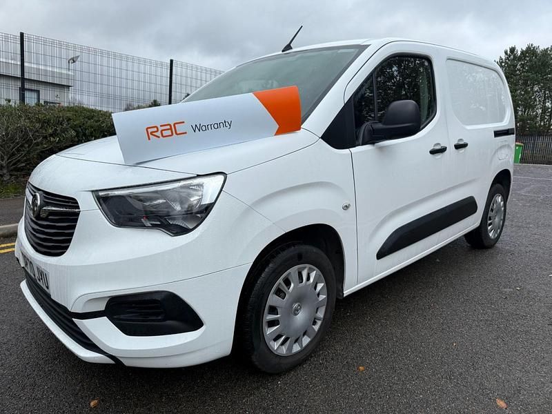 Used Vauxhall Combo Sportive 100 HP (73 kW) 2021 White MPV