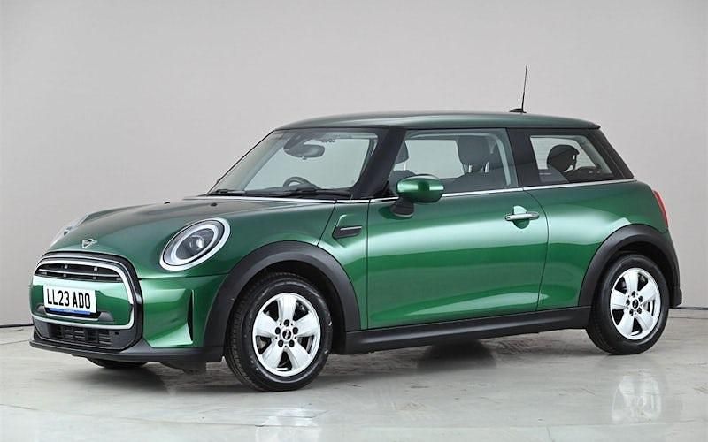 Usado Mini Cooper Classic 136 HP (100 kW) 2022 Verde Citadino