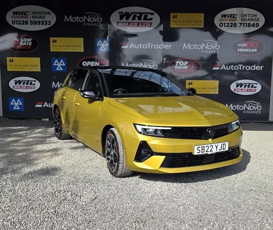 Used Vauxhall Astra GS Line 130 HP (95 kW) 2022 Yellow Hatchback
