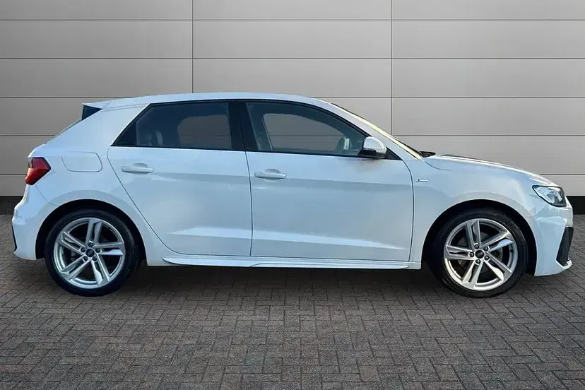Used Audi A1 Sportback S-Line 108 HP (79 kW) 2022 Shell white Hatchback