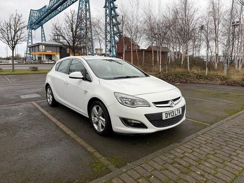 White Used 2013 Vauxhall Astra SRi Hatchback | £1,995 (Good price) - Image 1/4