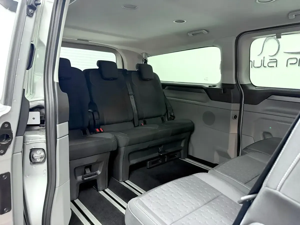 Used Ford Tourneo Custom Titanium 232 HP (170 kW) 2025 Silver Van