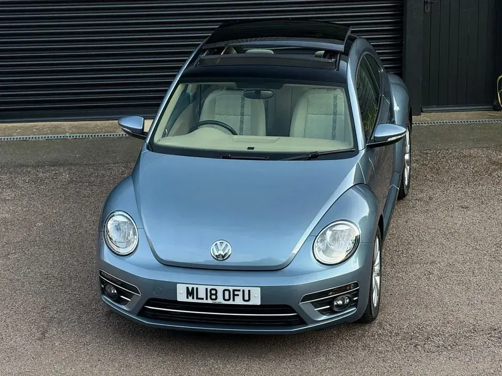 Used VW Beetle Design 105 HP (77 kW) 2018 Blue Hatchback