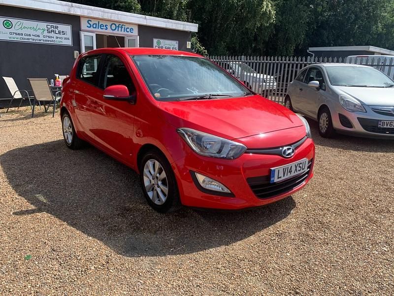 Red Used 2014 Hyundai i20 Active Hatchback | £2,995 (Expensive) - Image 1/4
