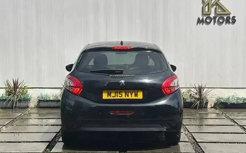 Used Peugeot 208 Style 82 HP (60 kW) 2014 Black Hatchback