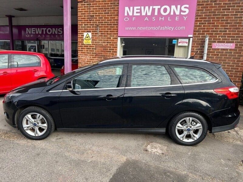 Black Used 2012 Ford Focus Zetec Estate | £6,495 (Fair price) - Image 1/4