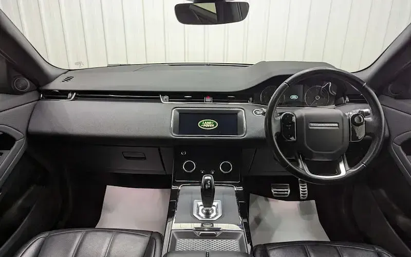 Used Land Rover Range Rover evoque R-Dynamic 182 HP (133 kW) 2019 White SUV