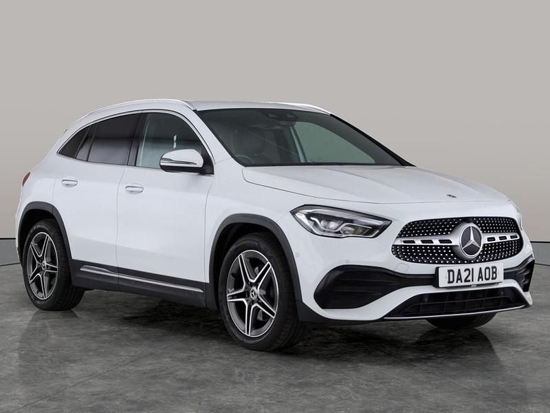 Used Mercedes GLA180 AMG Line Premium 136 HP (100 kW) 2021 White SUV