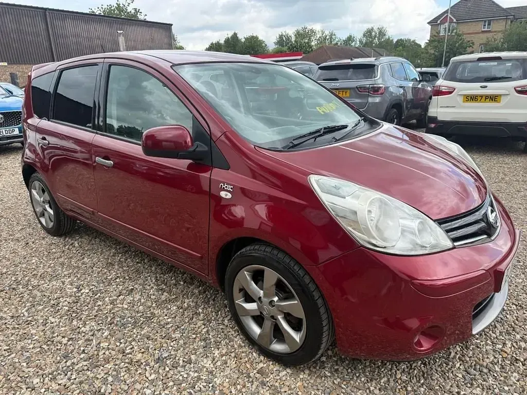 Używany Nissan Note N-TEC 110 KM (80 kW) 2011 Czerwony Hatchback