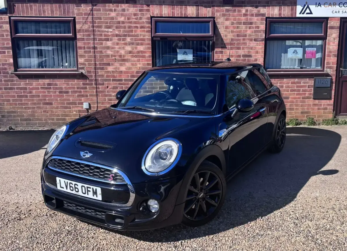 Używany Mini Cooper S Hatch 2016 Czarny Hatchback