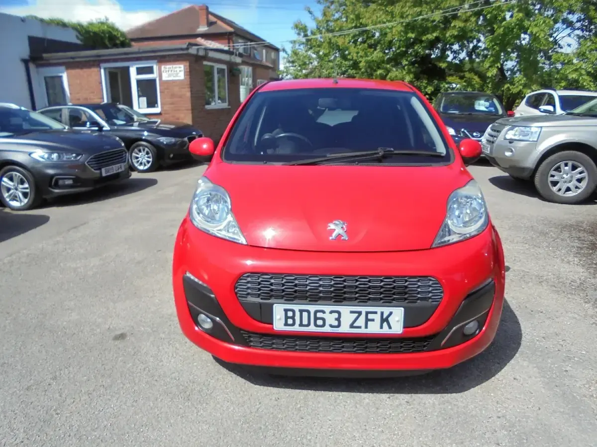 Used Peugeot 107 Allure 68 HP (50 kW) 2013 Red Hatchback