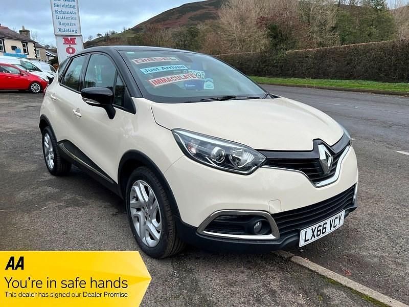 Black/cream Used 2016 Renault Captur Dynamique SUV | £6,995 (Fair price) - Image 1/4
