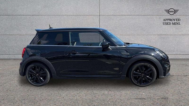 Used Mini Cooper Hatch 134 HP (98 kW) 2023 Black Hatchback