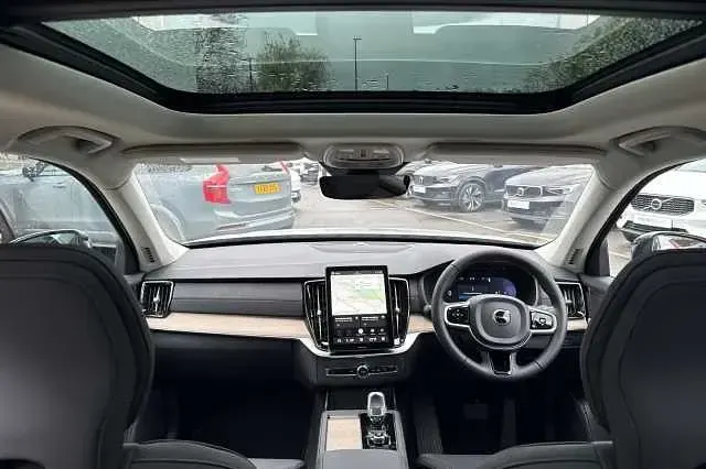 Neu Volvo XC90 Plus 247 PS (181 kW) 2026 SUV