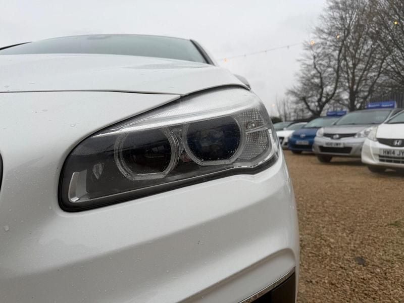 Used BMW 218 Luxury Line 2015 White Hatchback