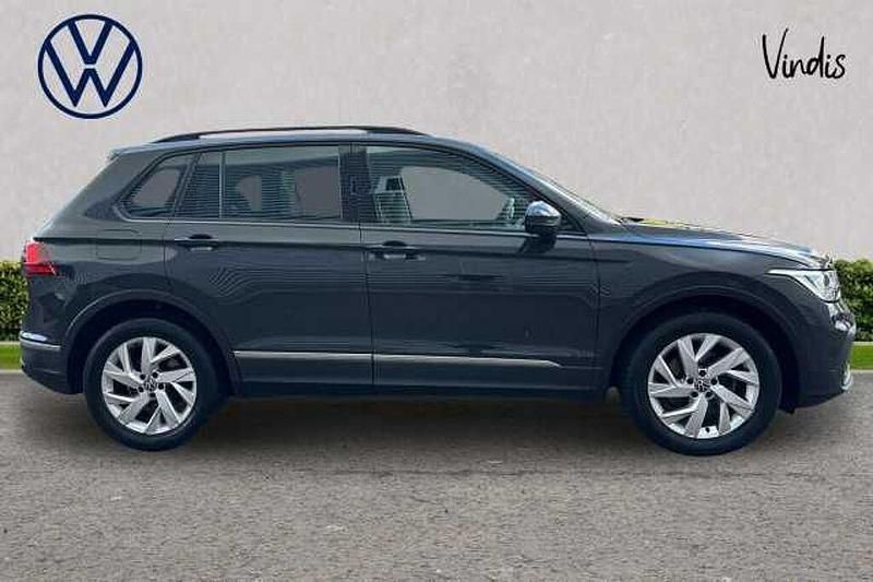 Used VW Tiguan Life 130 HP (95 kW) 2022 Grey SUV