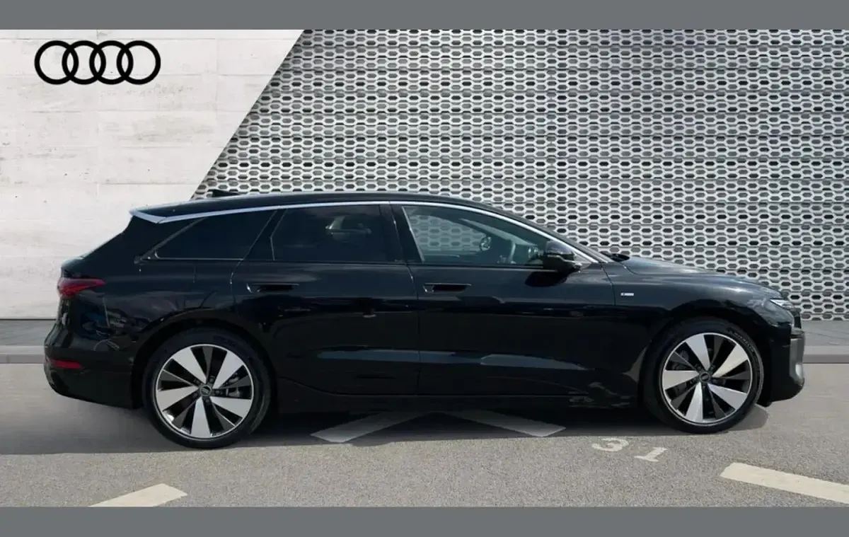 Nouă Audi A6 e-tron S-Line 269 kW (367 CP) 2025 Negru Break