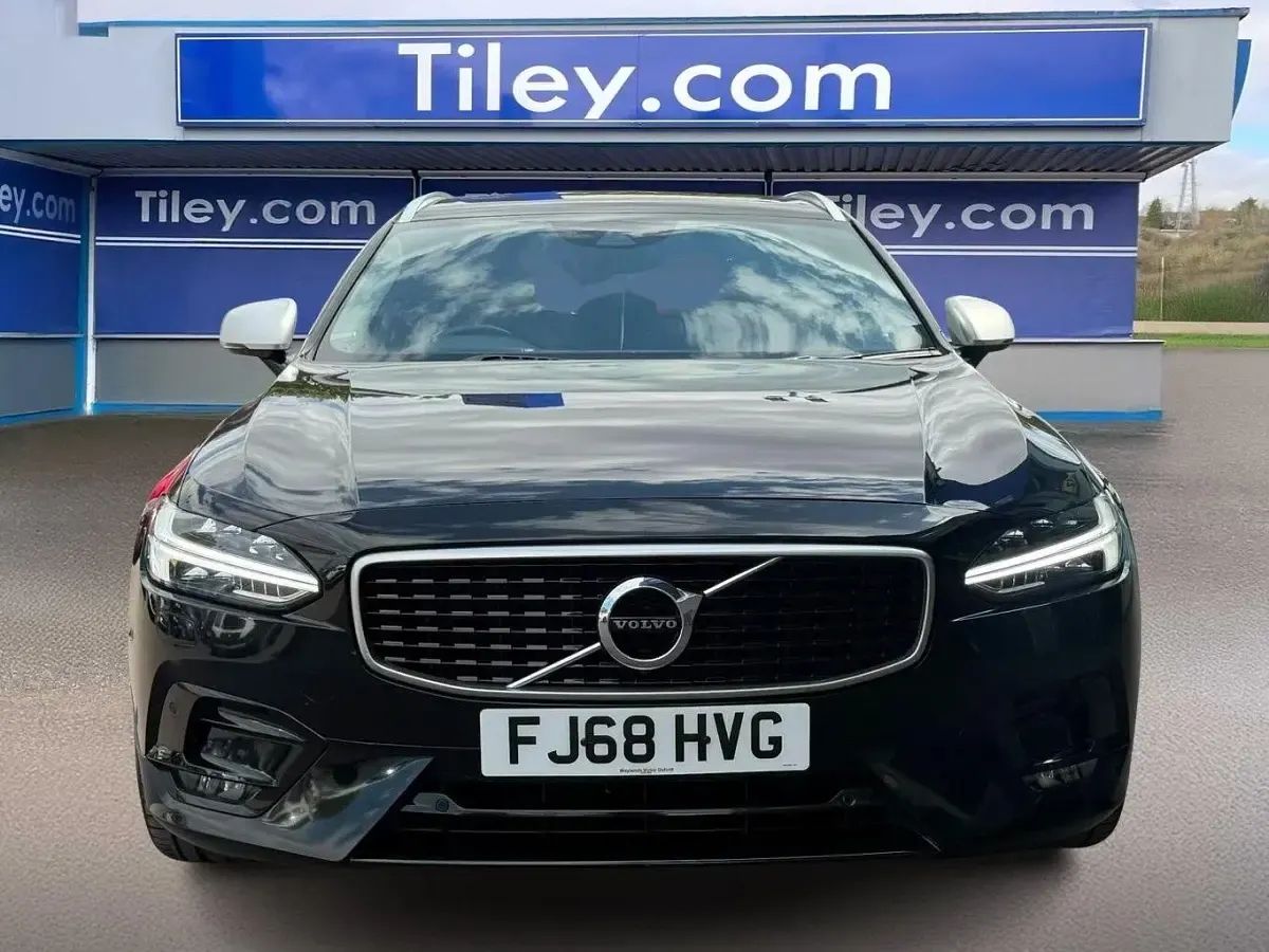 Used Volvo V90 R-Design Pro 187 HP (137 kW) 2018 Black Estate