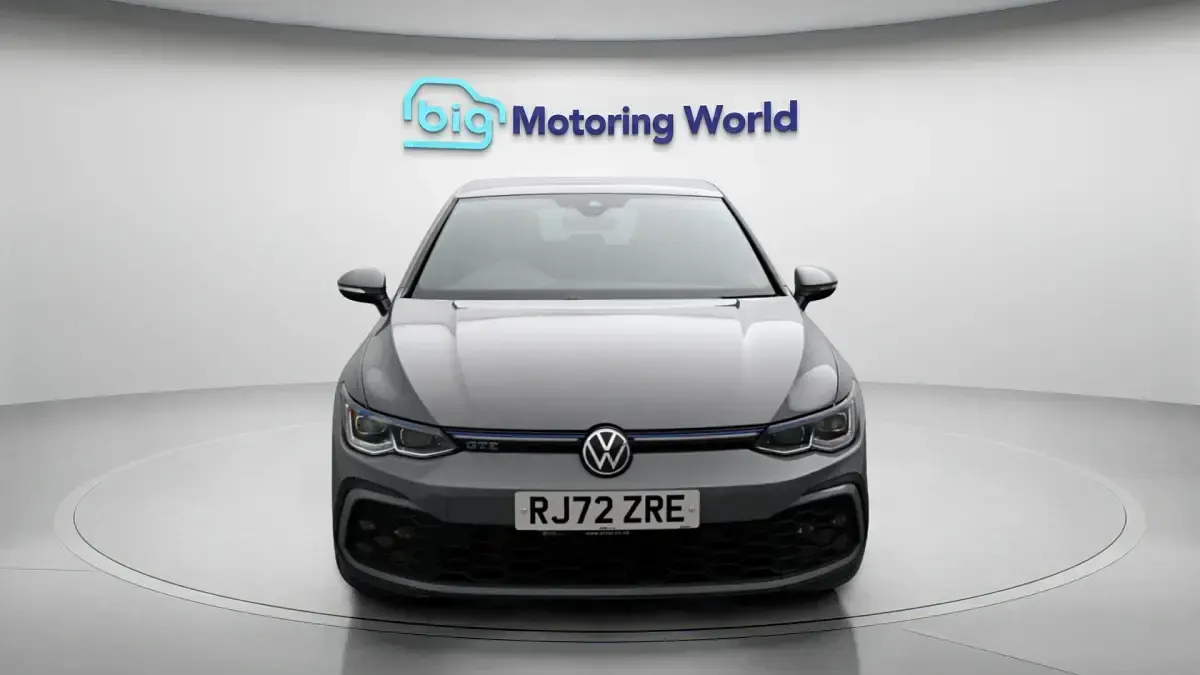 Second-hand VW Golf VIII GTE 242 CP (177 kW) 2022 Gri Hatchback