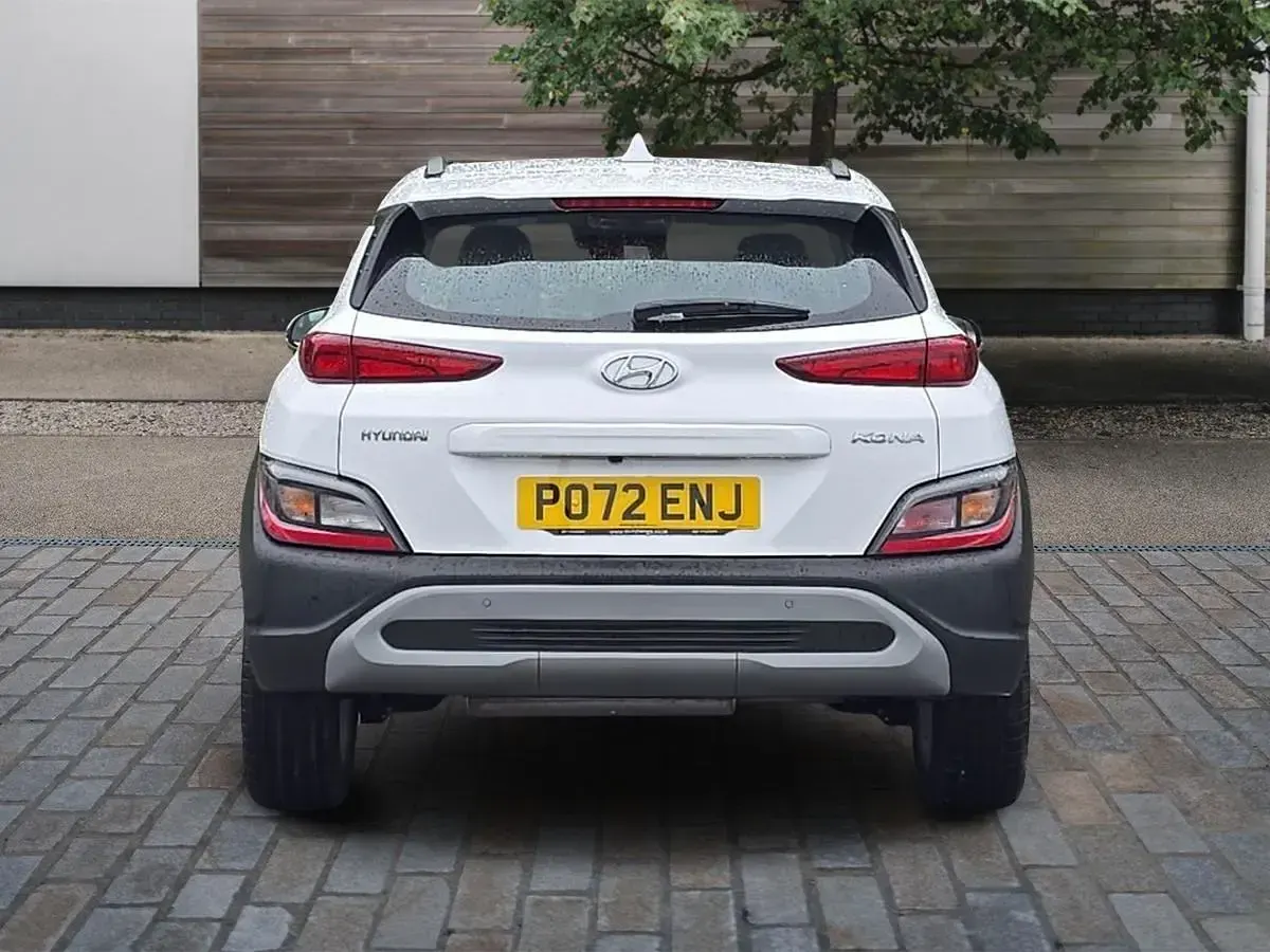 Gebraucht Hyundai Kona SE 120 PS (88 kW) 2022 Weiß SUV