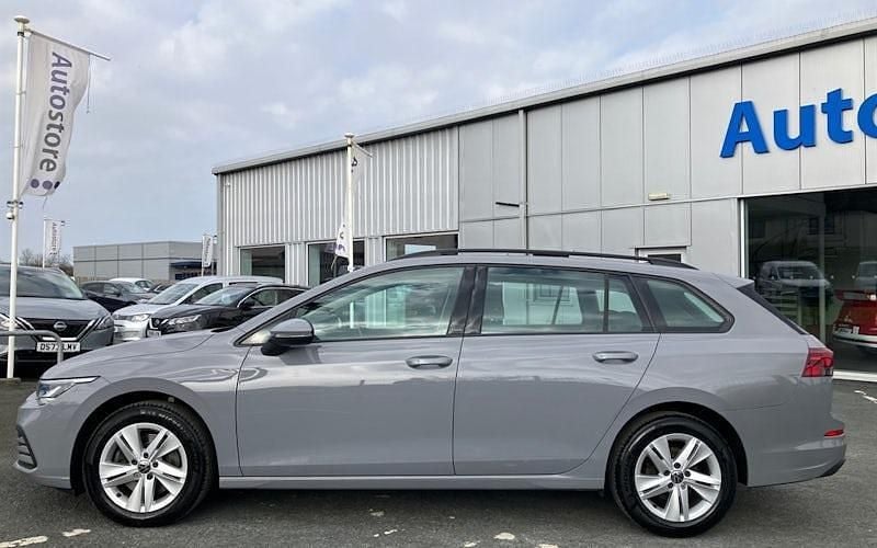 Used VW Golf VIII Life 116 HP (85 kW) 2023 Estate