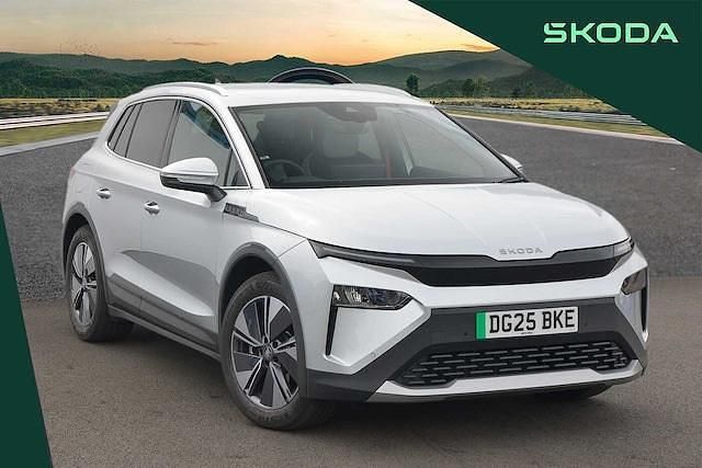 Brilliant silver metallic Used 2025 Skoda Elroq SUV | £33,995 (Fair price) - Image 1/4