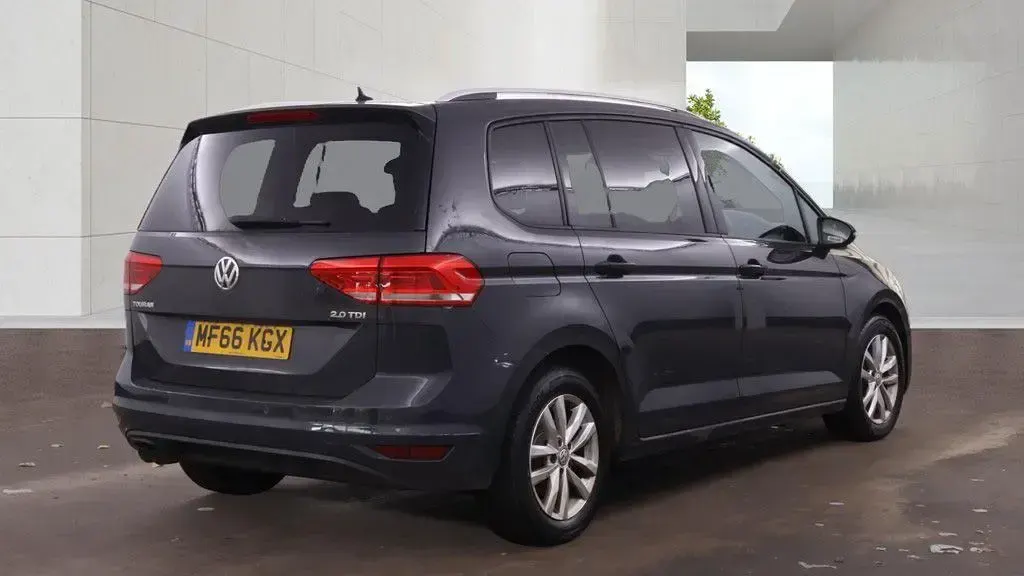 Used VW Touran SE 150 HP (110 kW) 2016 Grey MPV