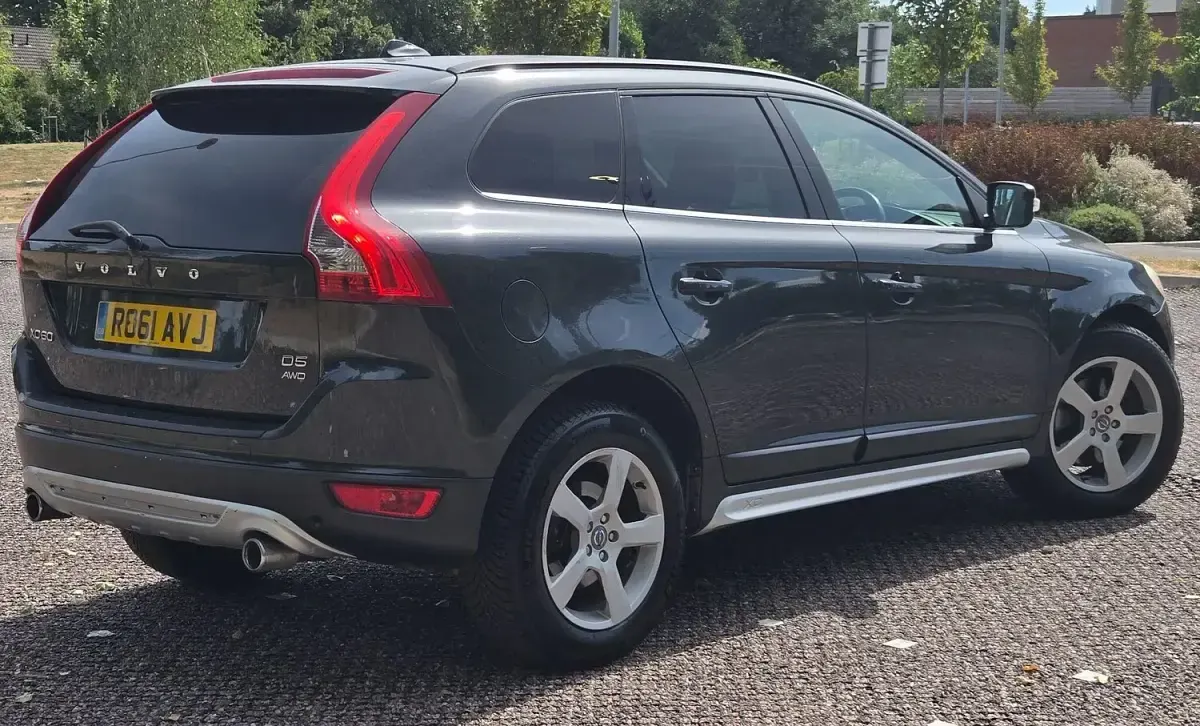 Used Volvo XC60 R-Design 205 HP (150 kW) 2011 Grey SUV