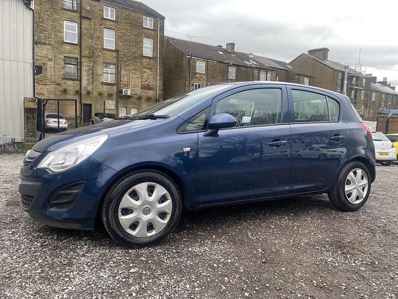 Used Vauxhall Corsa S 95 HP (69 kW) 2013 Blue Hatchback