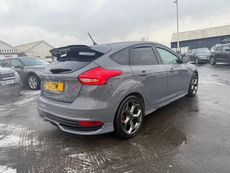 Used Ford Focus ST 250 HP (183 kW) 2017 Grey Hatchback