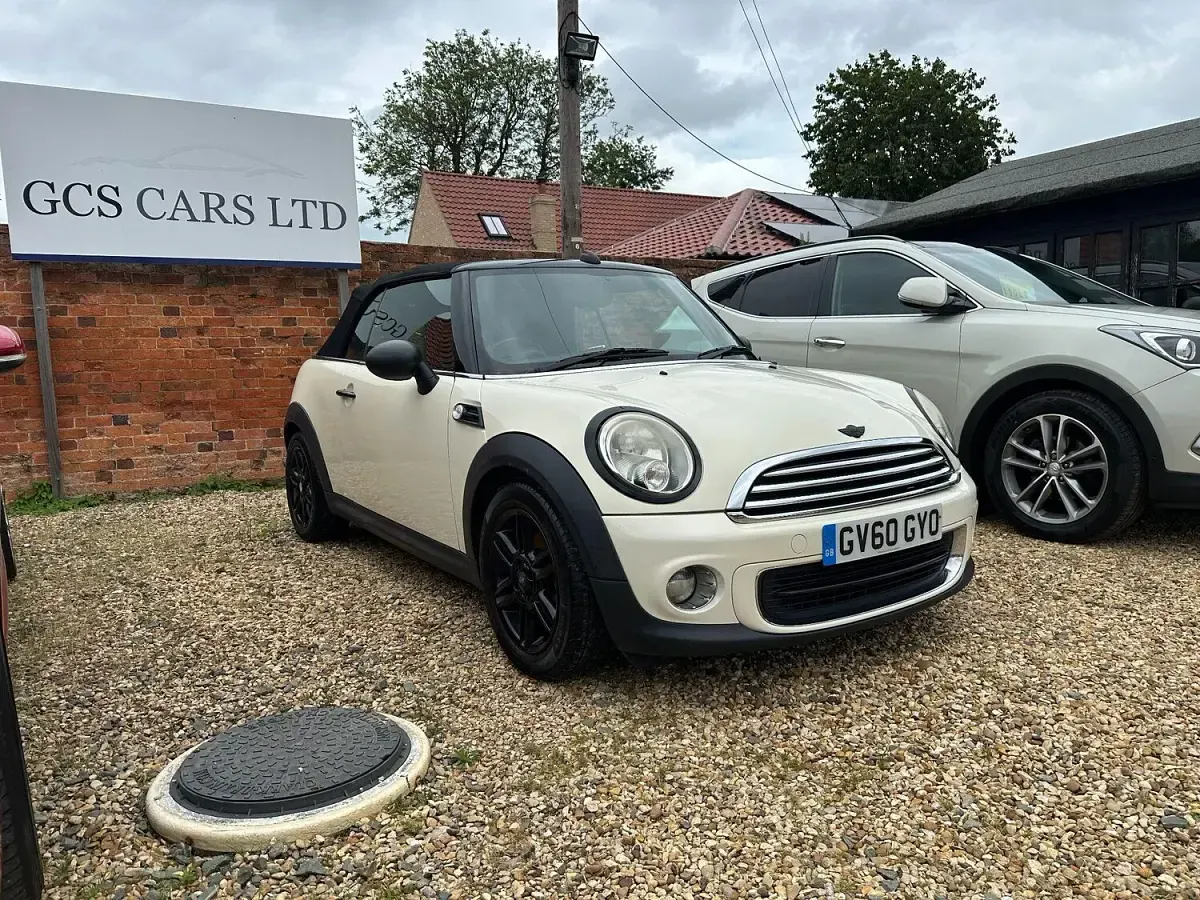 Used Mini ONE 98 HP (72 kW) 2011 White Hatchback