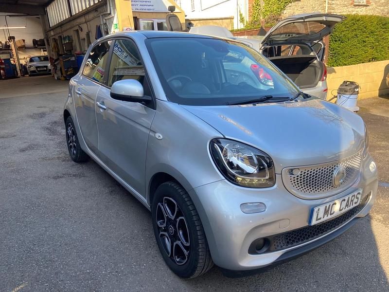 Used Smart ForFour Prime 71 HP (52 kW) 2017 Silver Hatchback