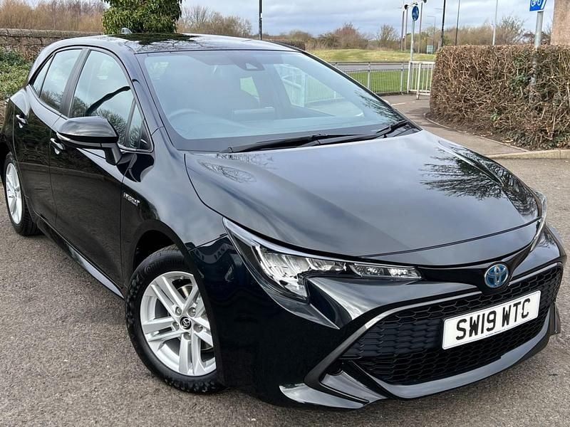 Used Toyota Corolla 122 HP (89 kW) 2019 Black metallic Hatchback