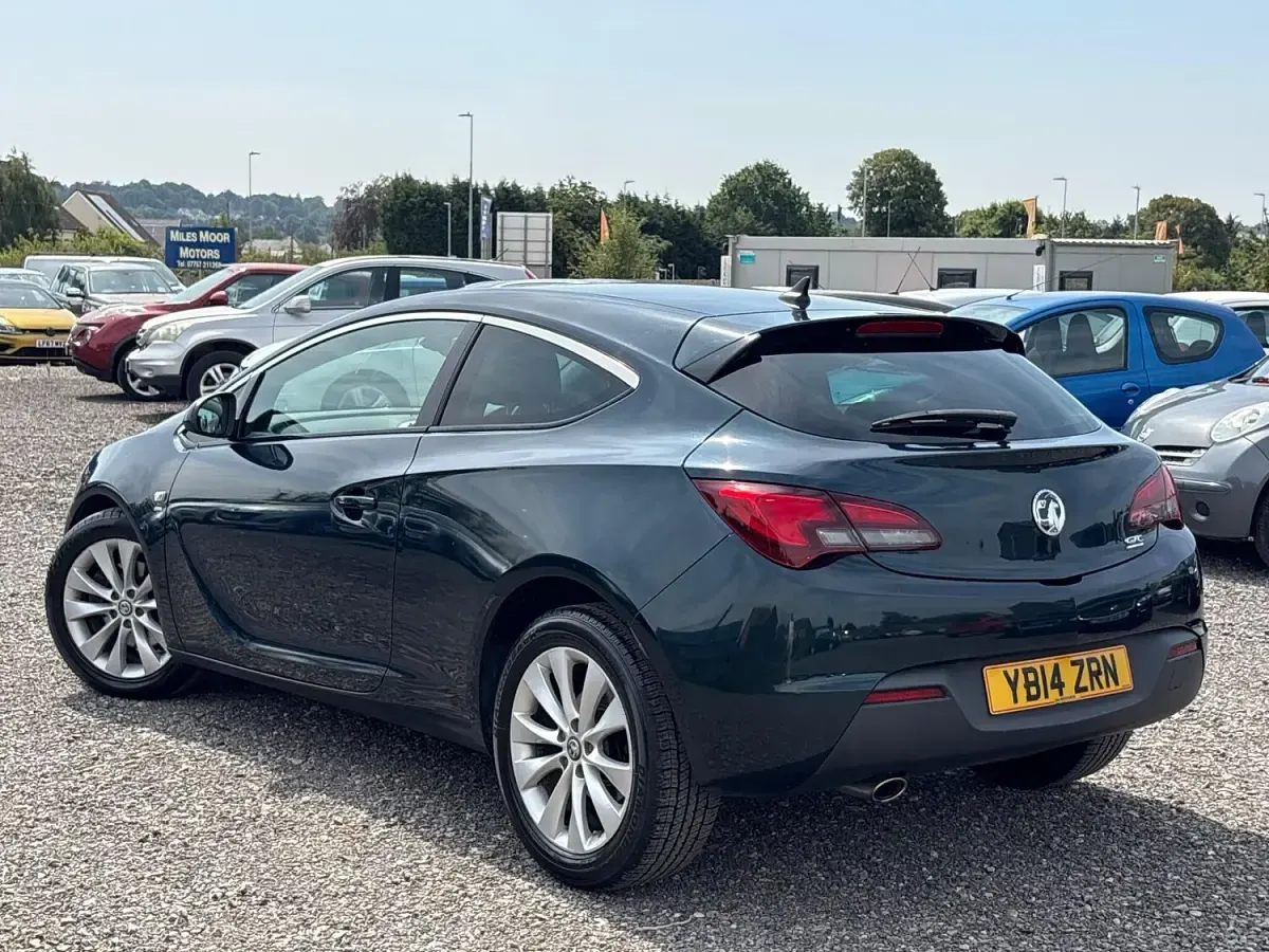 Used Vauxhall Astra GTC SRi 2014 Green Hatchback