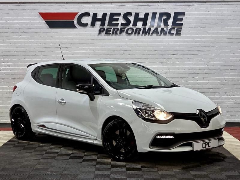 Used Renault Clio IV Trophy 220 HP (161 kW) 2015 White Hatchback