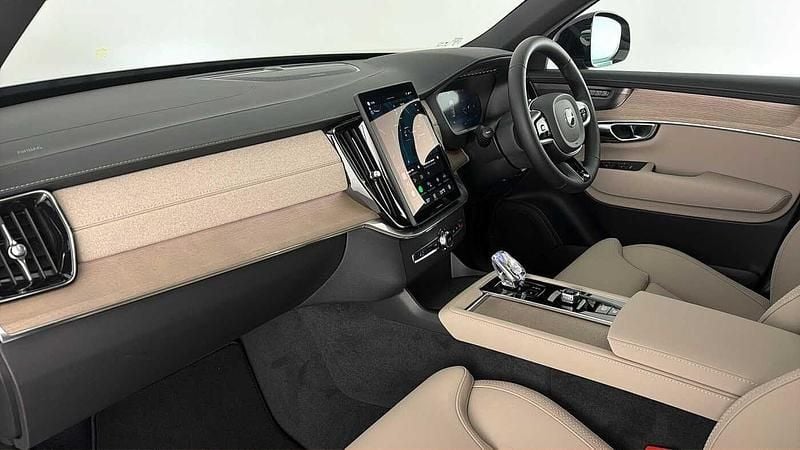 New Volvo XC90 Plus 250 HP (183 kW) 2025 Vapour grey SUV