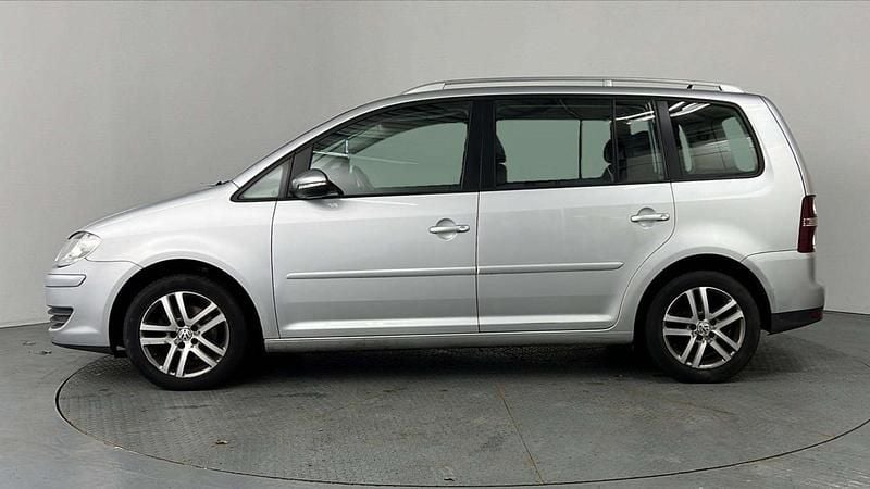 Used VW Touran SE 105 HP (77 kW) 2009 Silver MPV