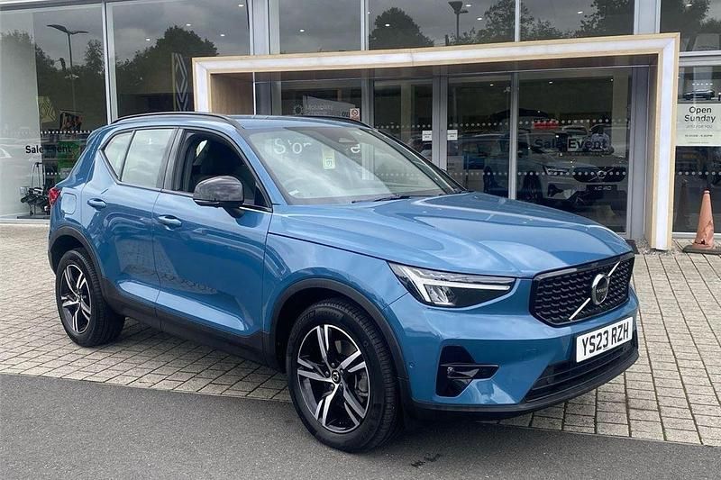 Blue Used 2023 Volvo XC40 Plus SUV | £29,995 (Fair price) - Image 1/4
